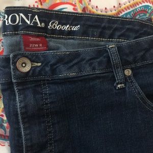 Dark wash bootcut jeans size 22W